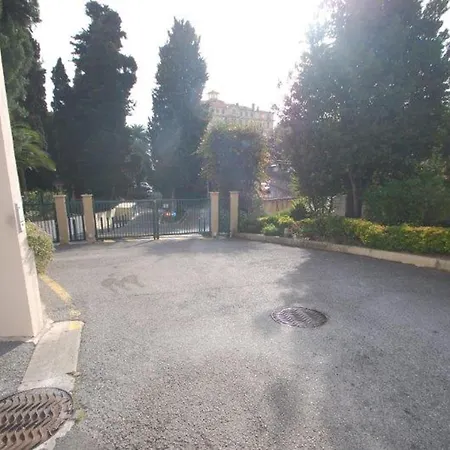 Appartement 3p Calme Climatise Avec Terrasse, Vue Et Parking - Fr-1-196-373